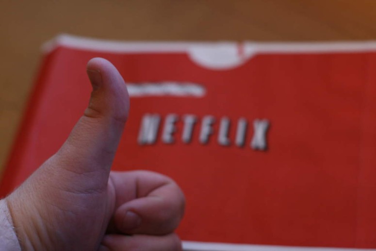 Netflix replace its star ratings to a thumbs up/down rating system