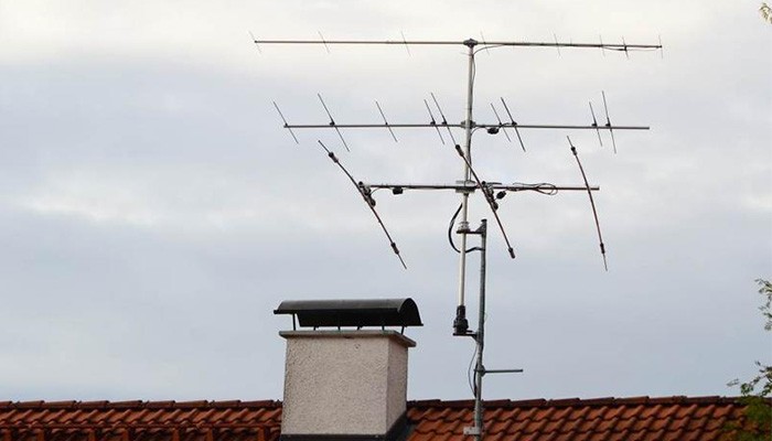 Roof Antenna - Featured