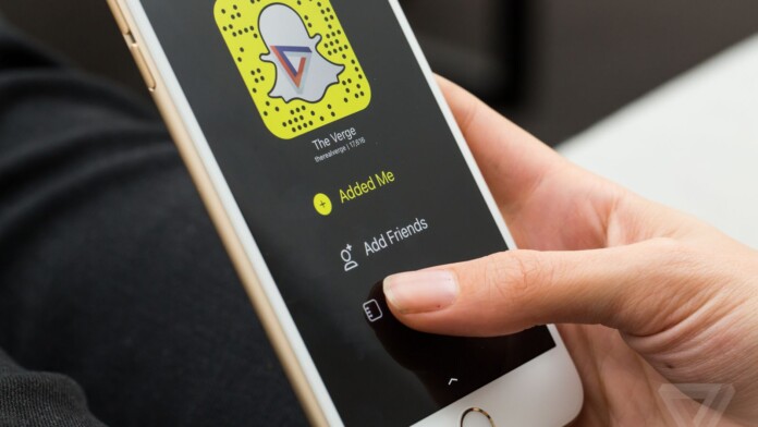 Play Against Serena Williams With New Snapchat 3D Bitmoji Lens