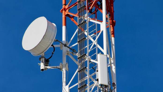 5g_4g_networks_antenna