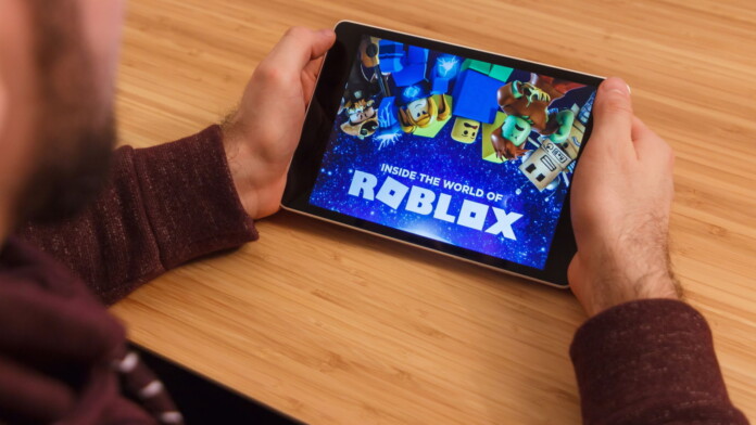 A Grey Roblox Market Has Been Compromised By Hackers Technadu - roblox card hacker working