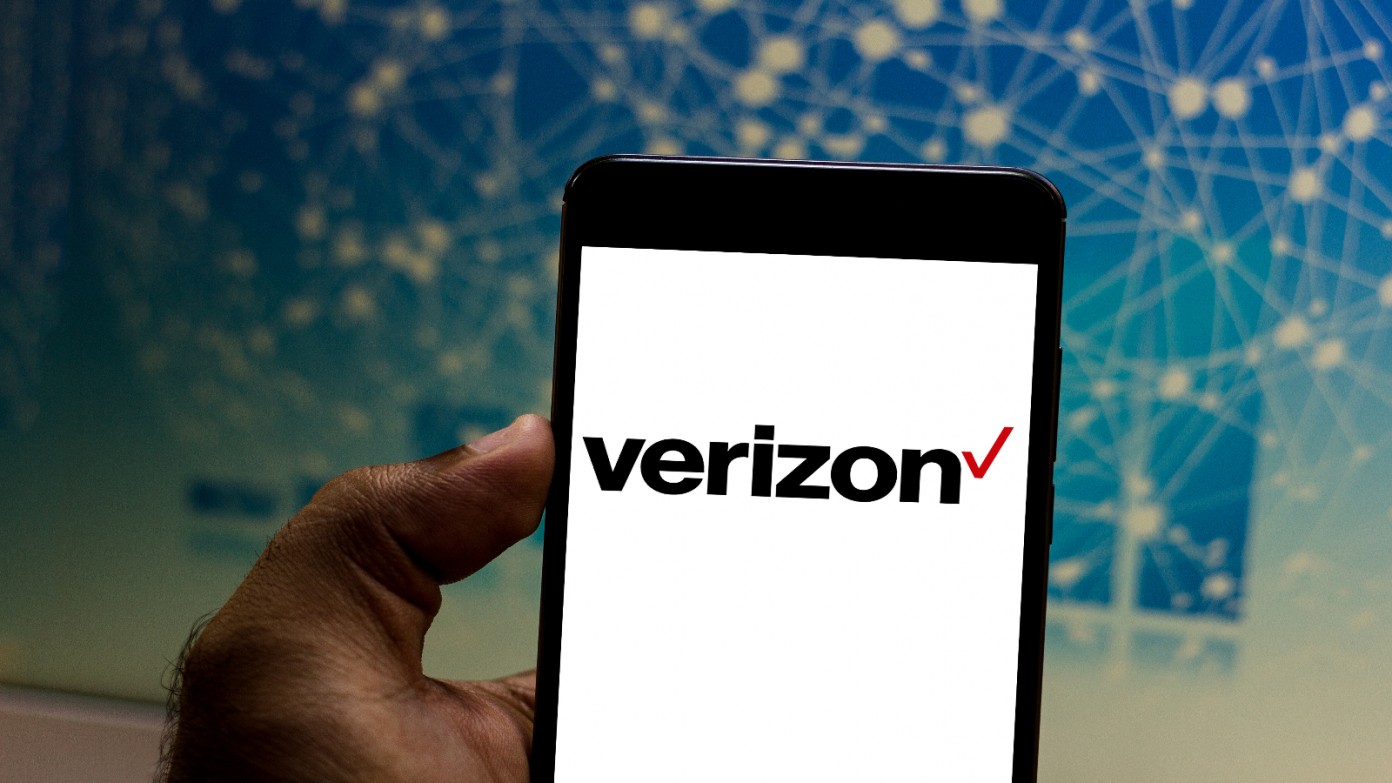 The Verizon App Collects User Browsing and Calls History, Location, and