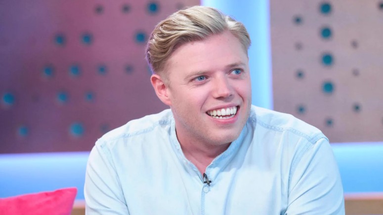 Celebs Go Dating narrator Rob Beckett