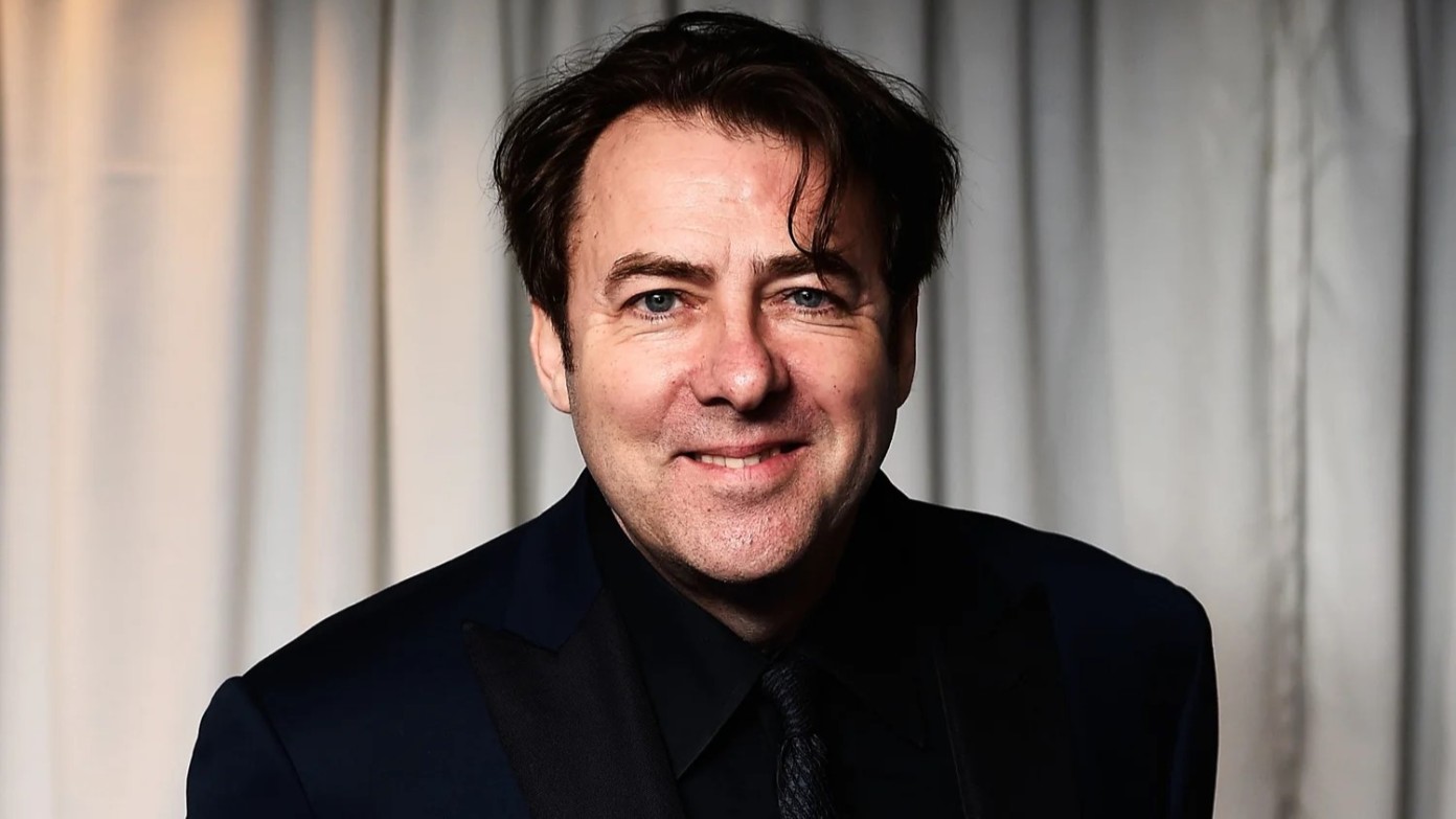 How to Watch Jonathan Ross’ New Year Comedy Special 2022 Online From ...