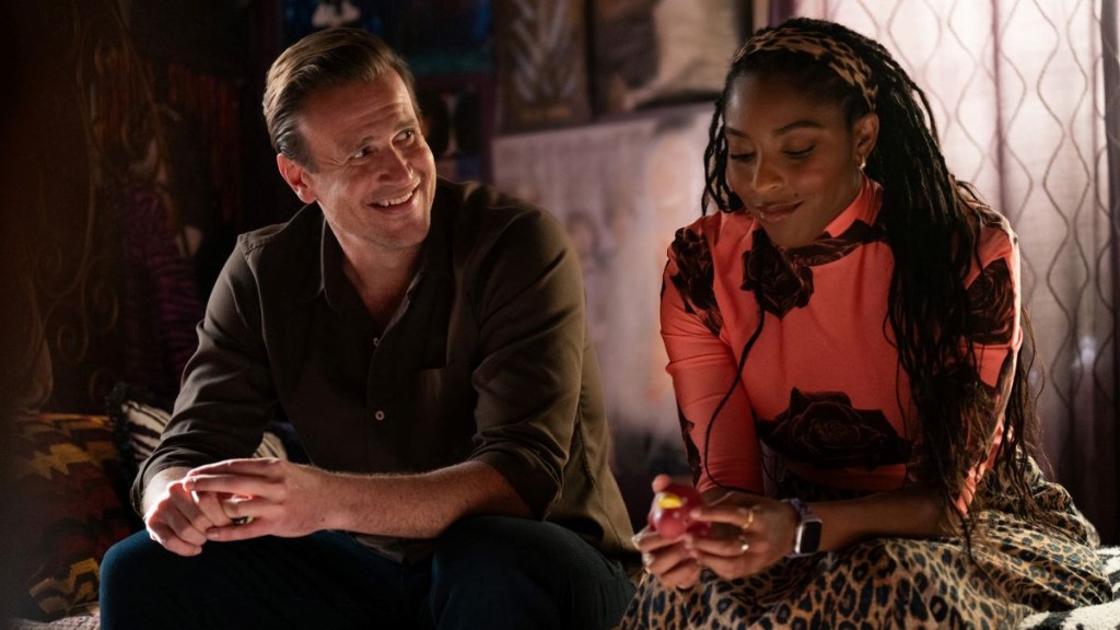 Jason Segel and Jessica Williams in Shrinking. (Credit: Apple TV+)