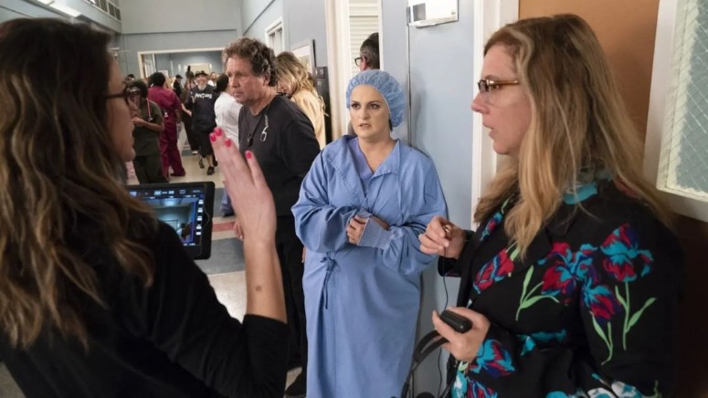 Elisabeth Finch, center, on ‘Grey’s Anatomy’